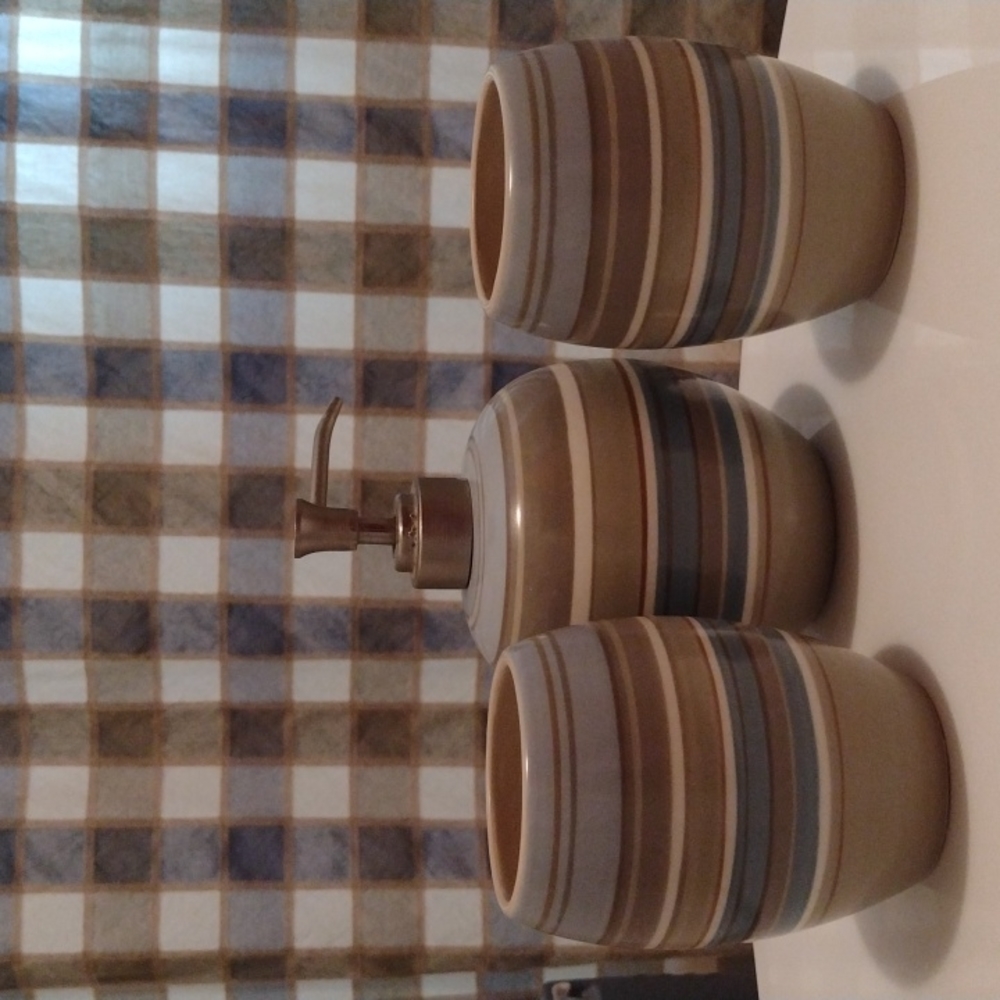 NWT Five Piece Bed Bath and Beyond Bath Shower, Sage Green and Blue